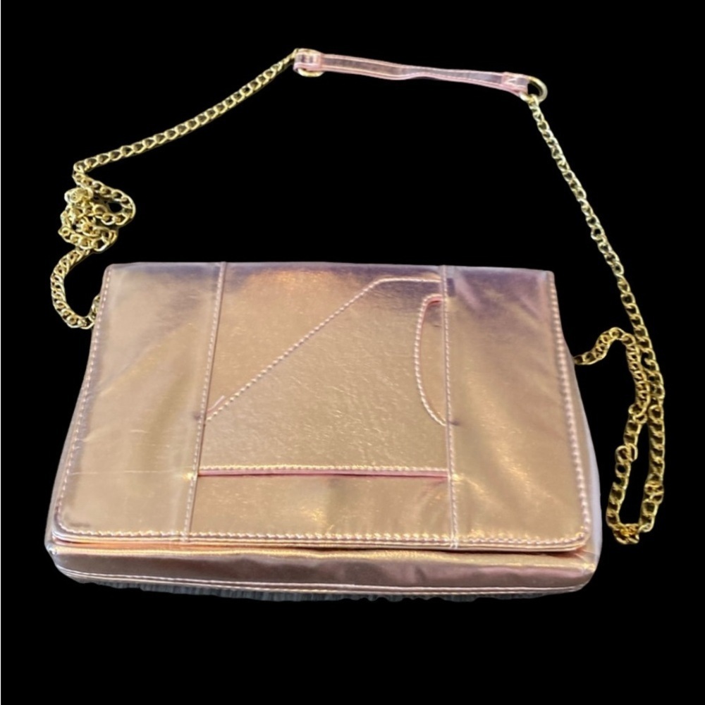 Leith metallic pink cross-body purse. NWT. Gold chain. - Picture 2 of 12